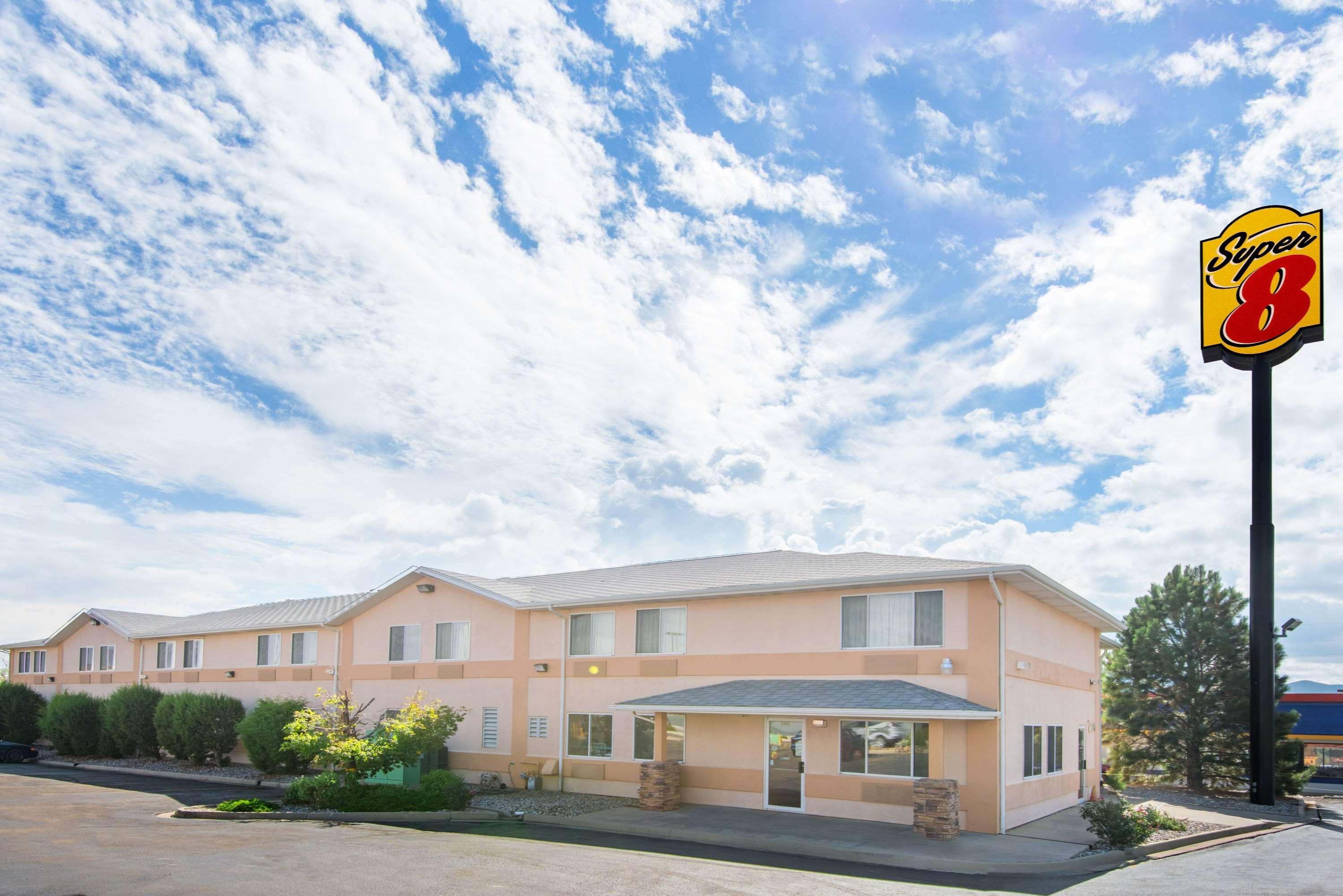 Super 8 By Wyndham Trinidad Hotell Exteriör bild
