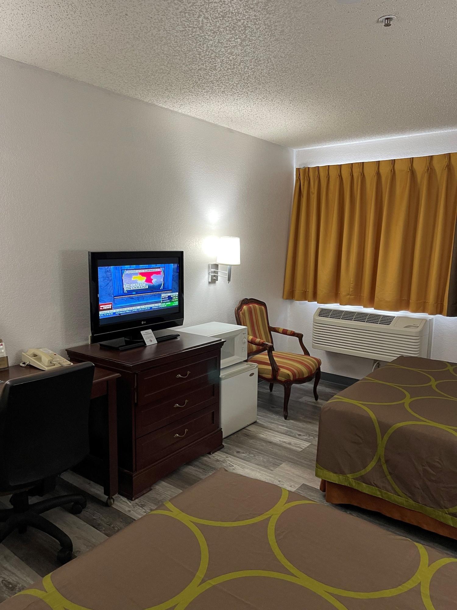 Super 8 By Wyndham Trinidad Hotell Exteriör bild