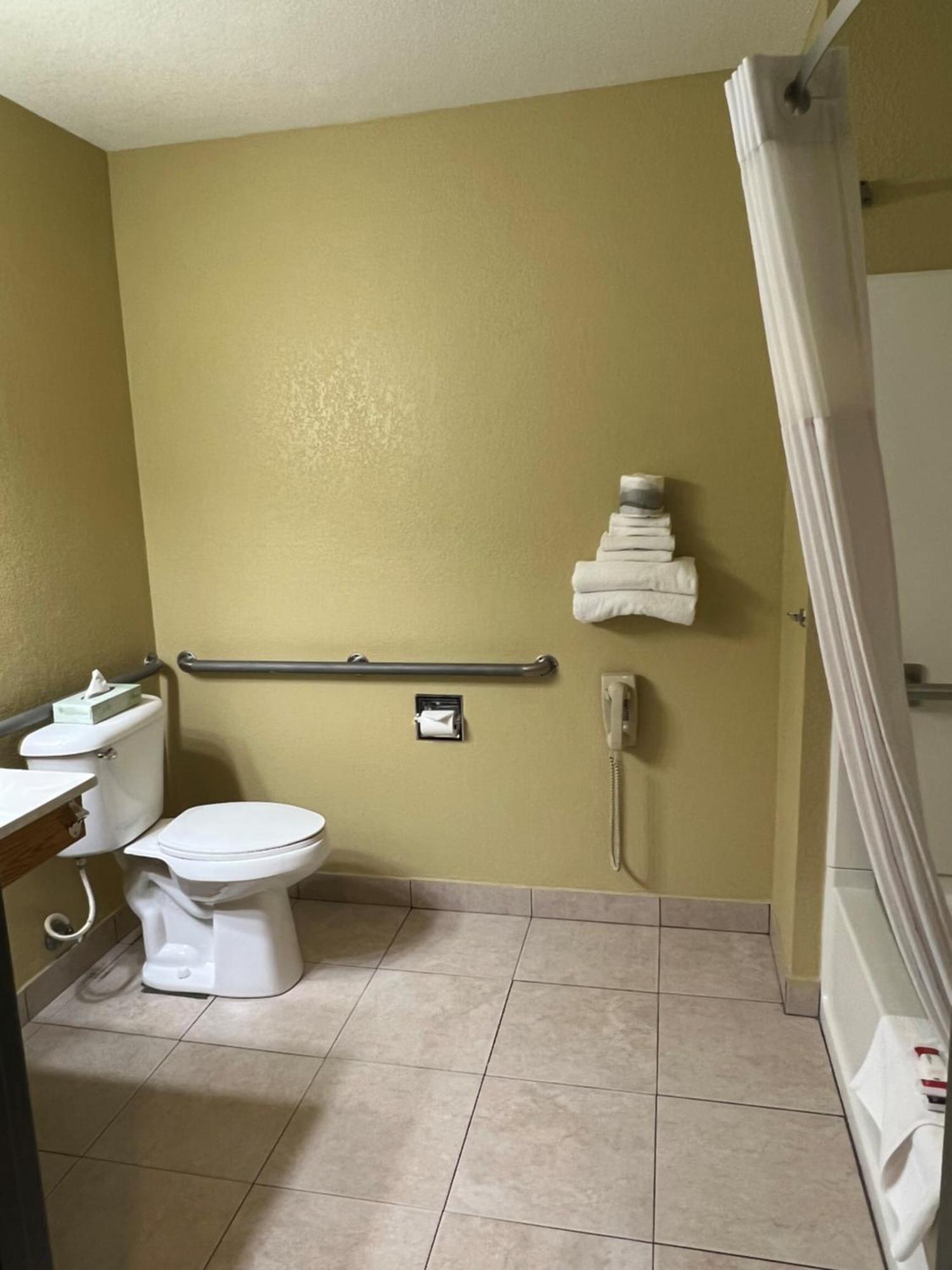 Super 8 By Wyndham Trinidad Hotell Rum bild